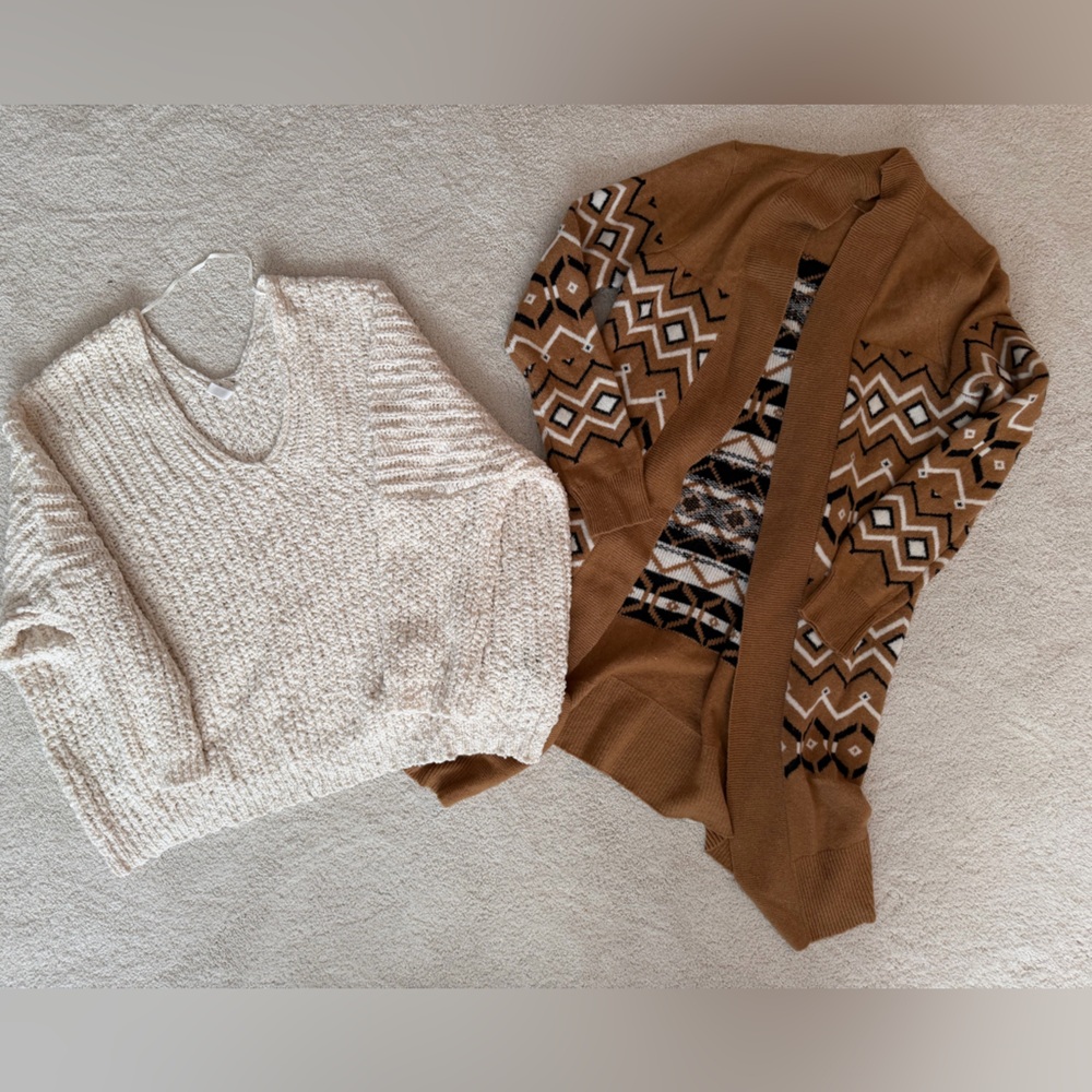 Women Cozy Sweater Bundle (2 sweaters size M)